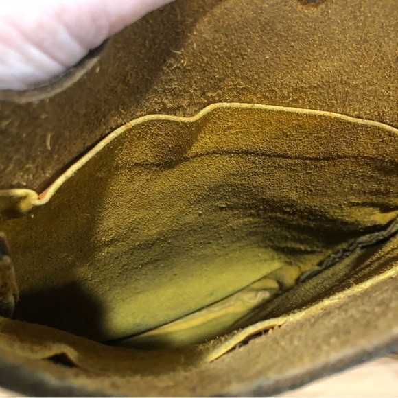 Vintage, possibly hand made,rustic tooled leather pouch with shoulder strap. - Picture 9 of 11